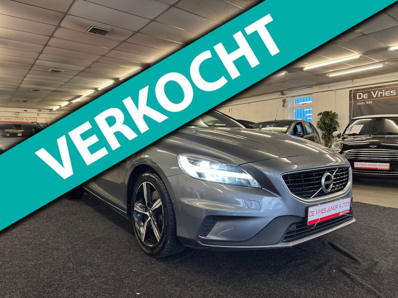 Volvo V40 - 2.0 D3 R-Design automaat! - AutoWereld.nl