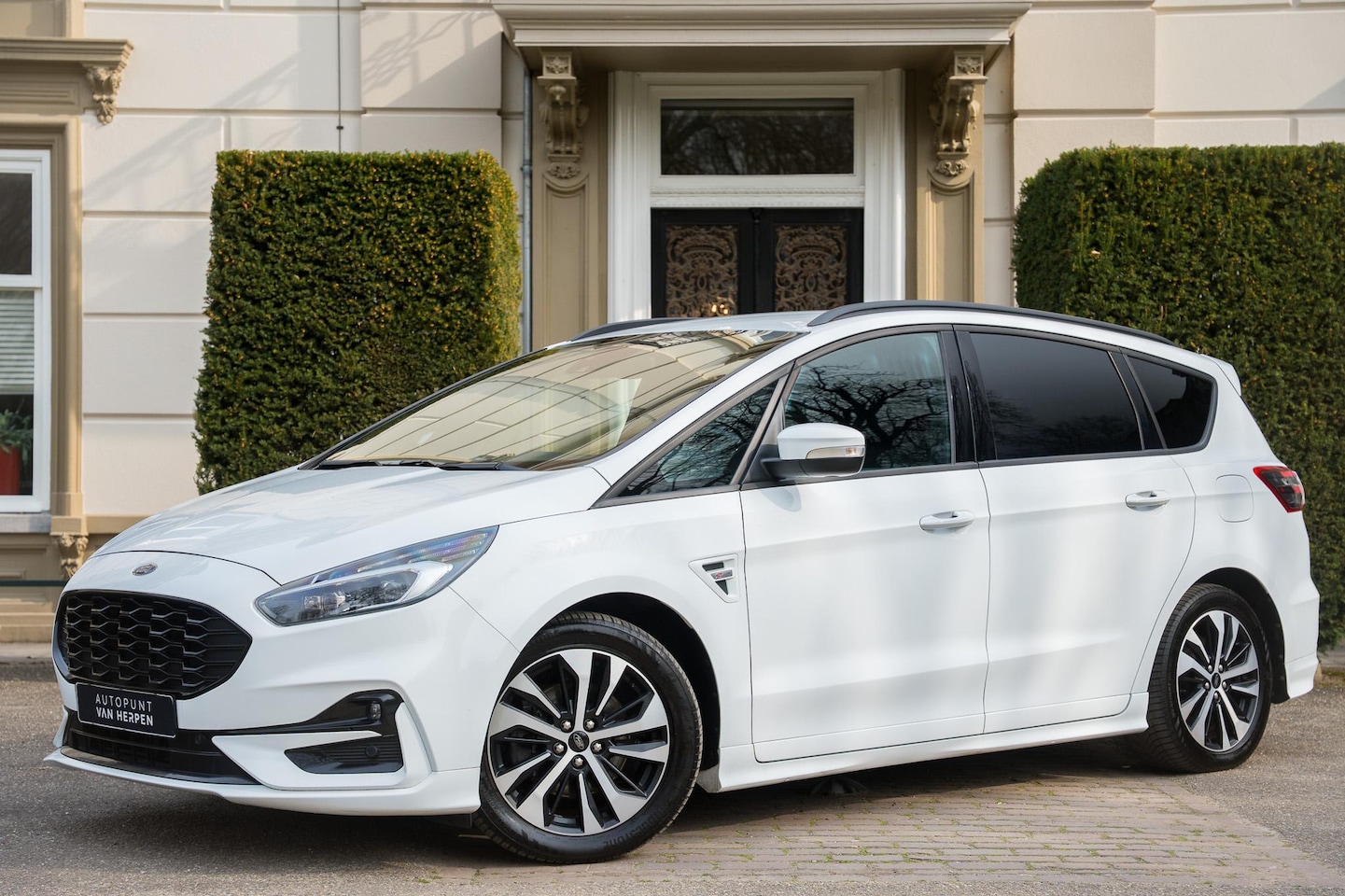 Ford S-Max - 2.5 FHEV ST-Line 7p. TREKHAAK | ADAPTIVE | MEMORY | CARPLAY | STUURVERW - AutoWereld.nl