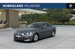 BMW i4 - eDrive35 / Achteruitrijcamera / Active Cruise Control / Live Cockpit Plus / Parking Assist