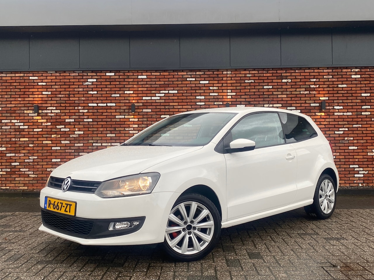 Volkswagen Polo - 1.2 TSI Style 105PK Cruise Carplay 6-Bak Stoelverw Volledig-Onderhouden! - AutoWereld.nl