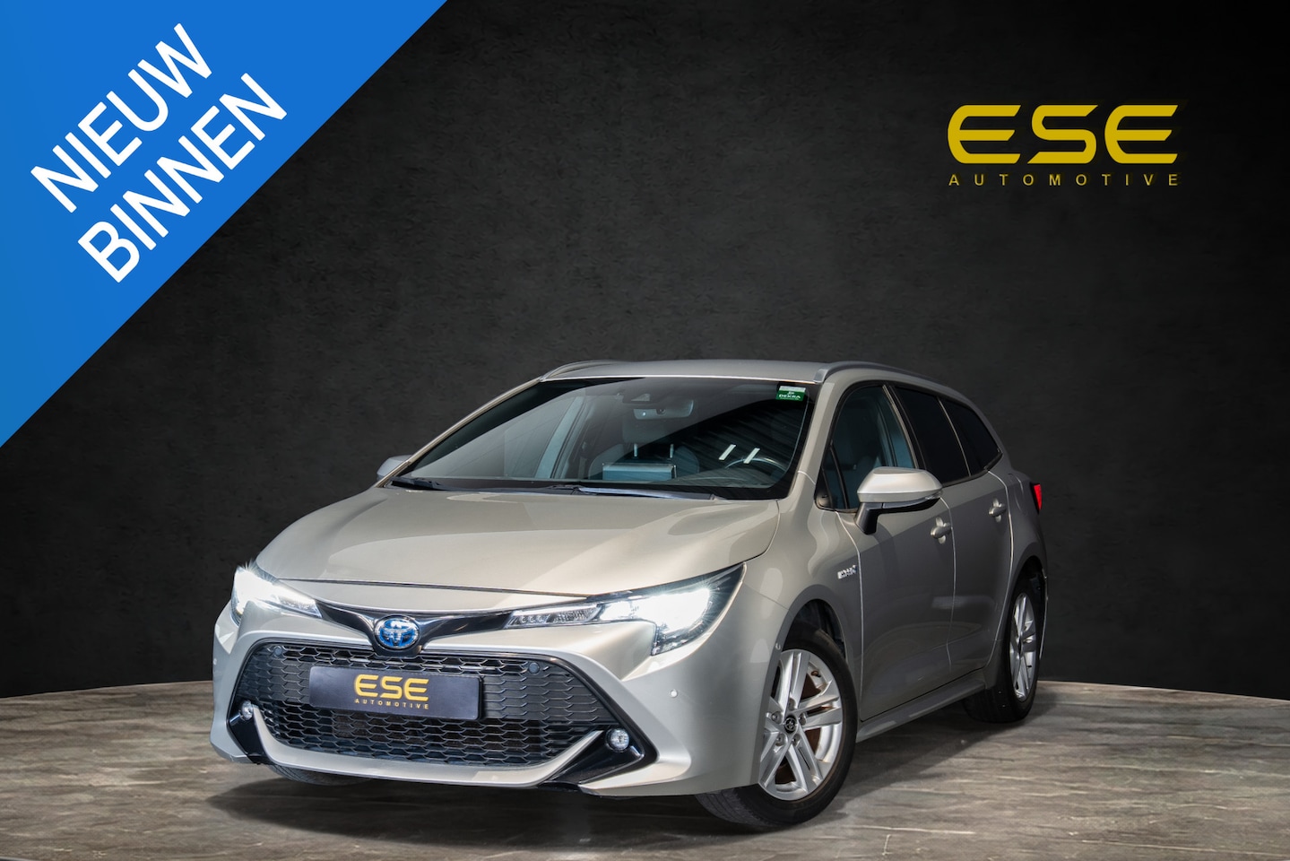 Toyota Corolla - 1.8 Hybrid Business Plus | Navigatie | Camera | Clima - AutoWereld.nl