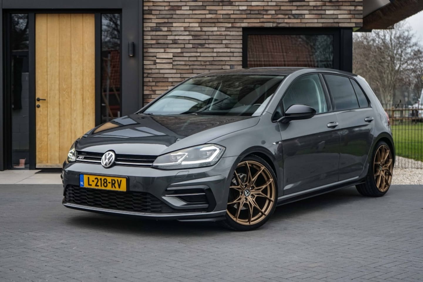 Volkswagen Golf - 1.5 TSI Highline R-Line DSG-automaat - AutoWereld.nl