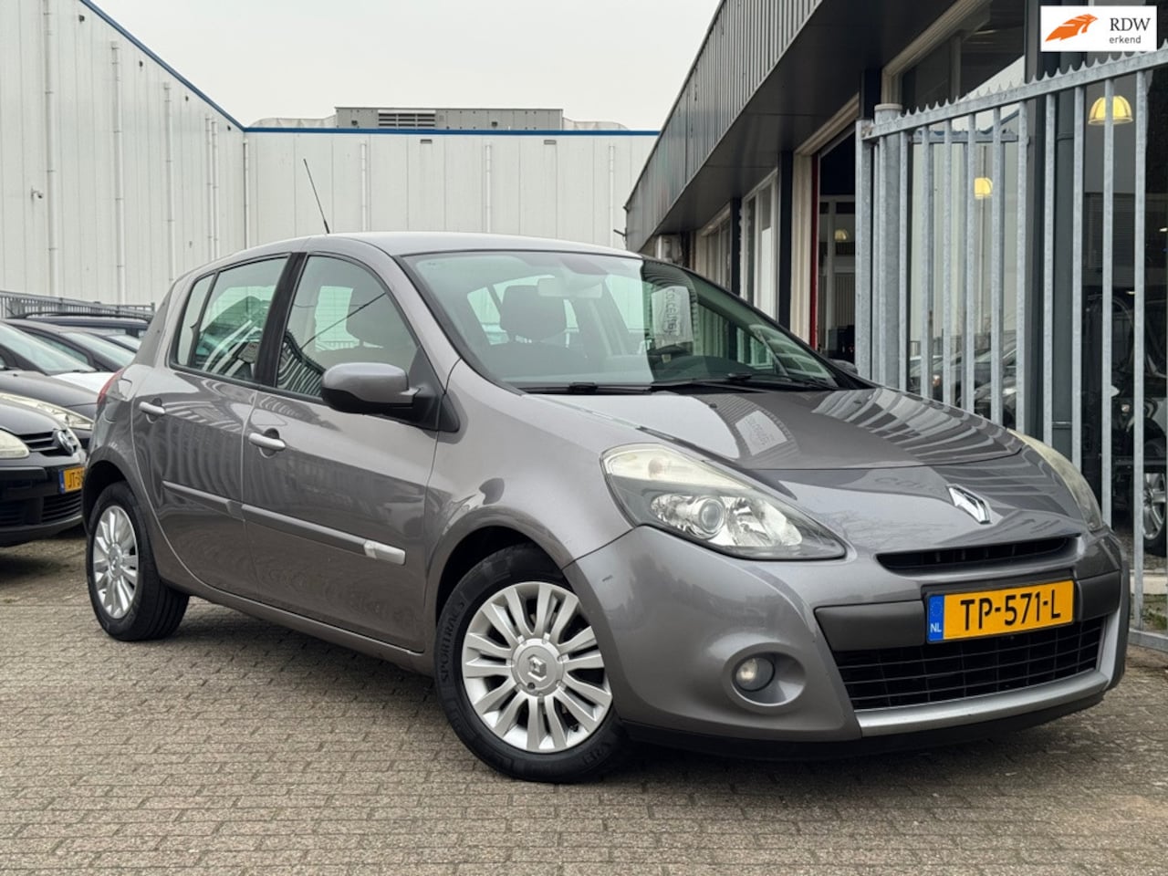 Renault Clio - 1.2 TCe Authentique Airco/Navi/Trekhaak/APK - AutoWereld.nl