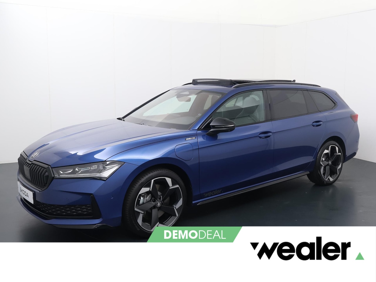 Skoda Superb Combi - Sportline Business 1.5 TSI PHEV 204 PK DSG Automaat | Panorama dak | Suite Sport Leder | 1 - AutoWereld.nl