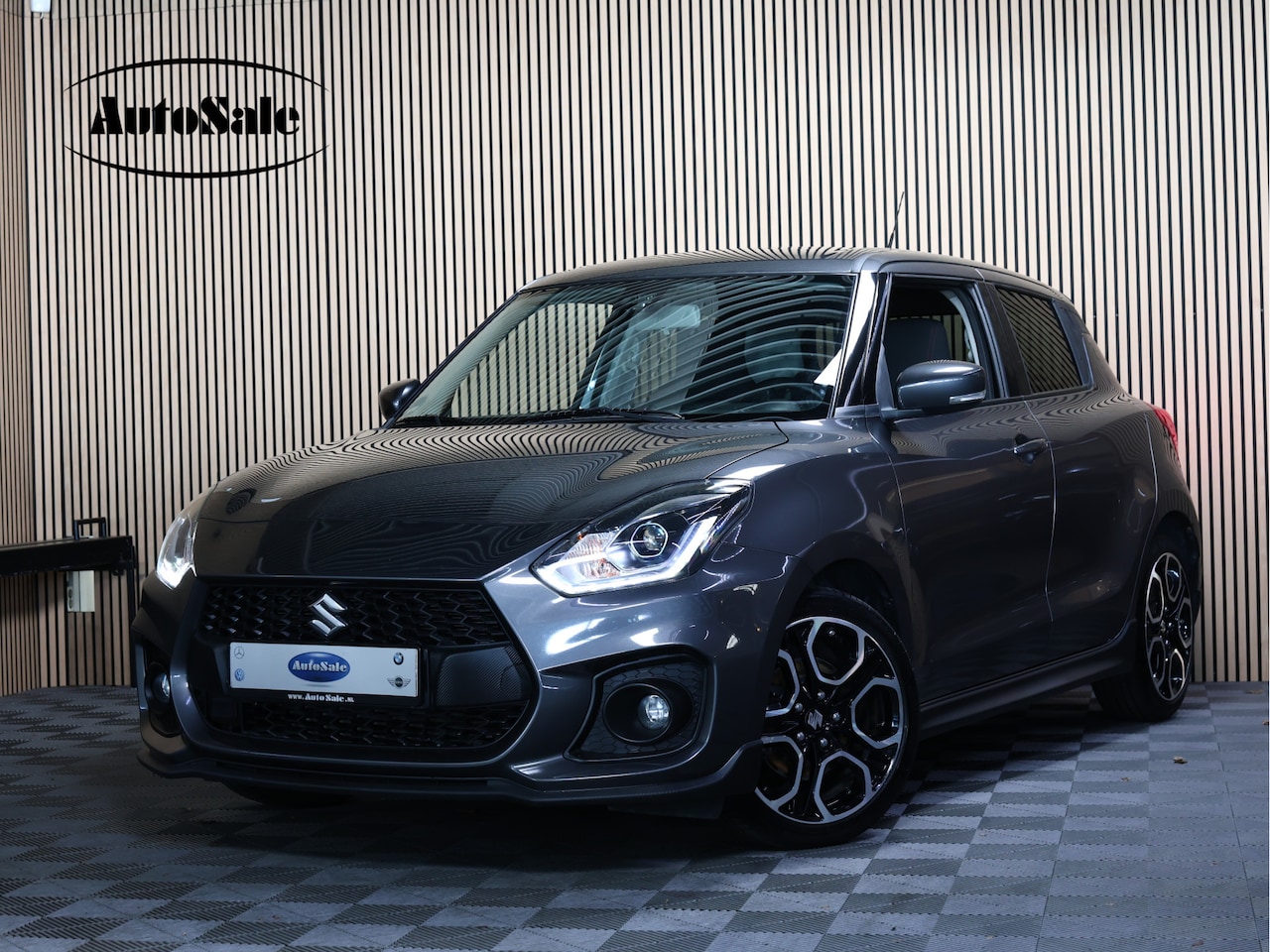 Suzuki Swift - 1.4 Sport NAVI CARPLAY CAMERA ACC LANE STOELVW "19 - AutoWereld.nl