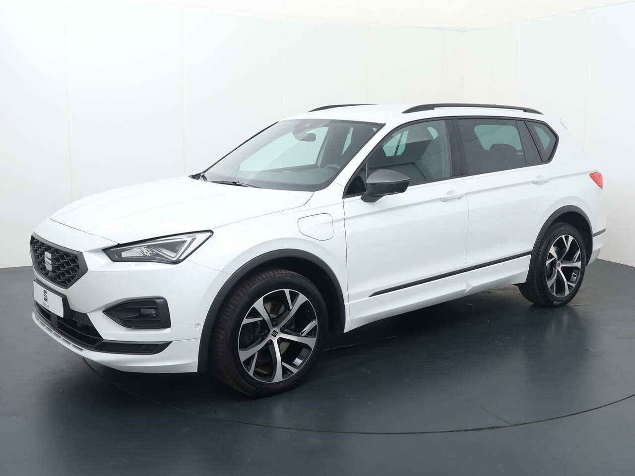 SEAT Tarraco - 1.4 TSI e-Hybrid PHEV FR Business | 245 PK | SoH 91 % | Trekhaak | Top view 360 camera | A - AutoWereld.nl