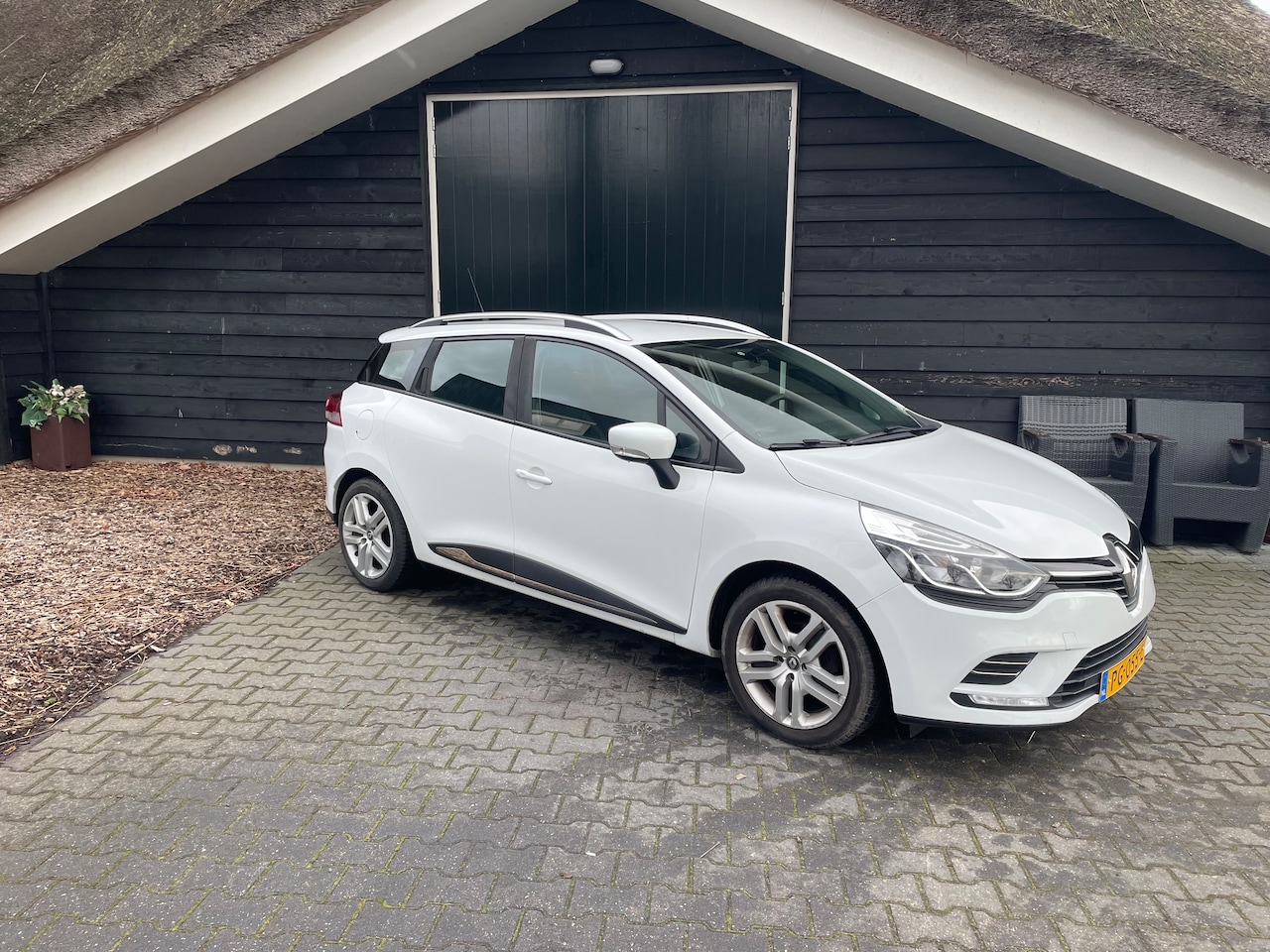 Renault Clio Estate - 0.9 TCe Zen Navigatie, Touchscreen, Start/stop systeem - AutoWereld.nl