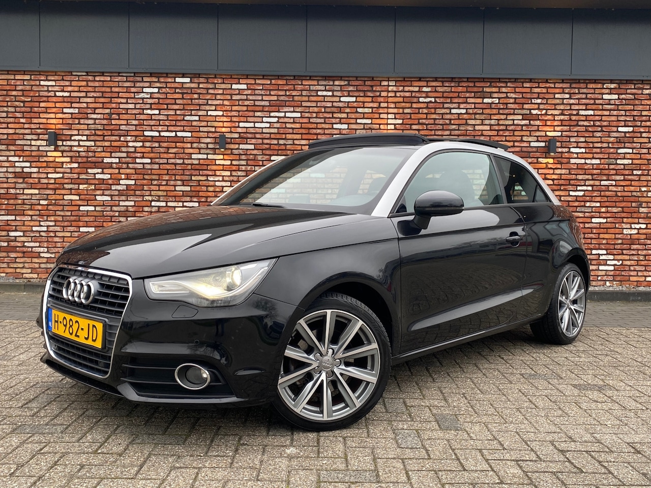 Audi A1 - 1.4 TFSI Ambition Pro Line Automaat Pano Leer Stoelverw Cruise Led Navi Volledig-OH! - AutoWereld.nl