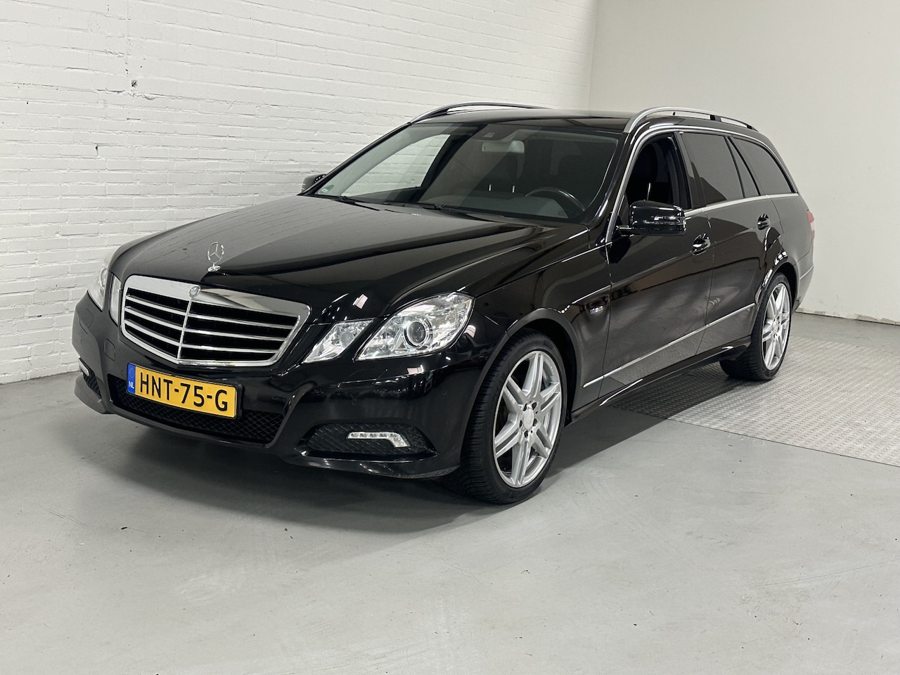 Mercedes-Benz E-klasse Estate - 200 CGI Business Class Avantgarde CLIMA /CRUIS /TREKHAAK / NAVI YOUNG TIMMER!!!! - AutoWereld.nl