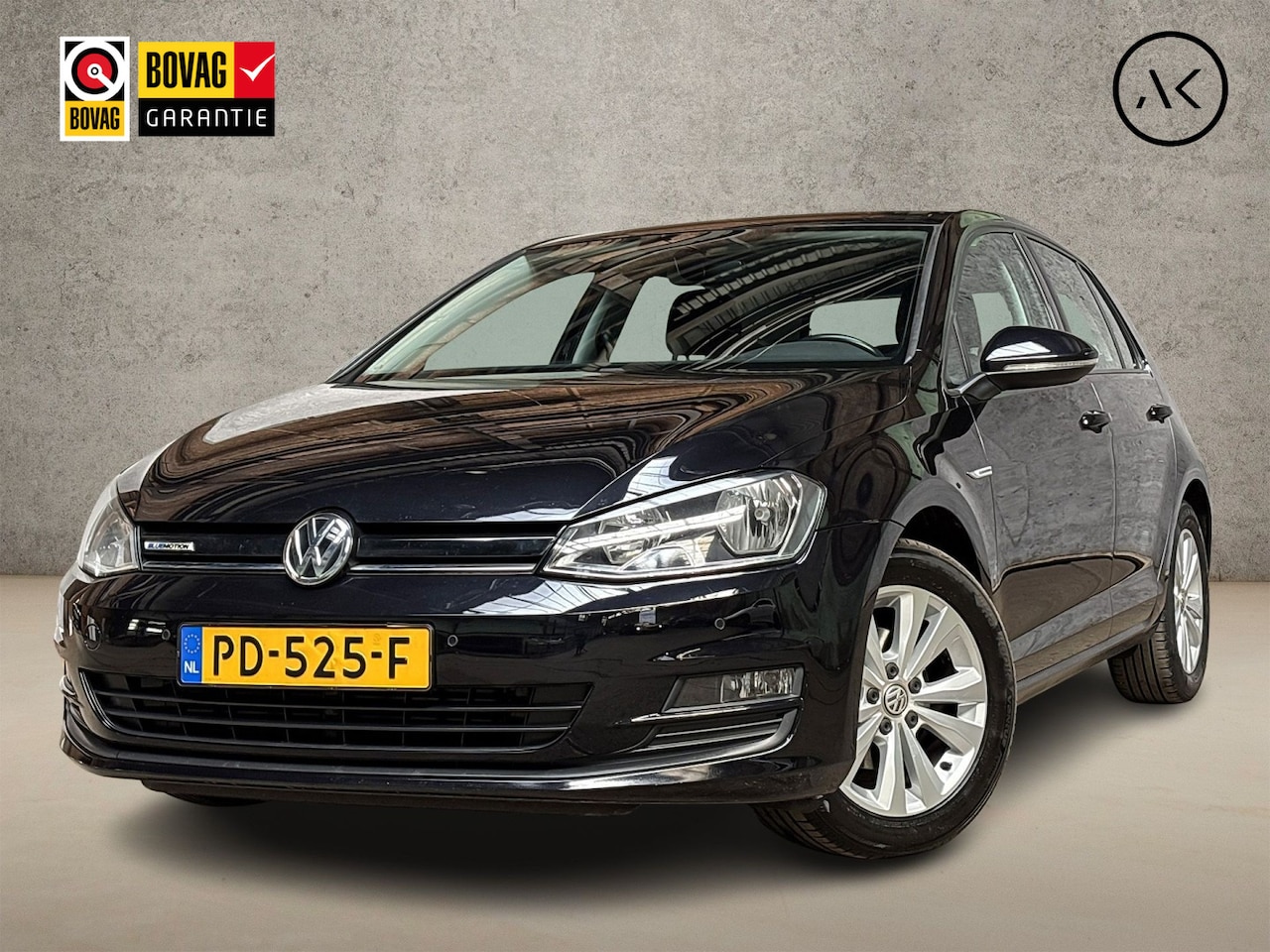 Volkswagen Golf - 1.0 TSI Sportline (APPLE CARPLAY, NAVIGATIE, CLIMATE, SPORTSTOELEN, LM VELGEN, PARKEERSENS - AutoWereld.nl