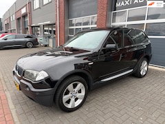 BMW X3 - 2.0i xDrive M Pano Leder Trekhaak Stoelvw Cruise PDC