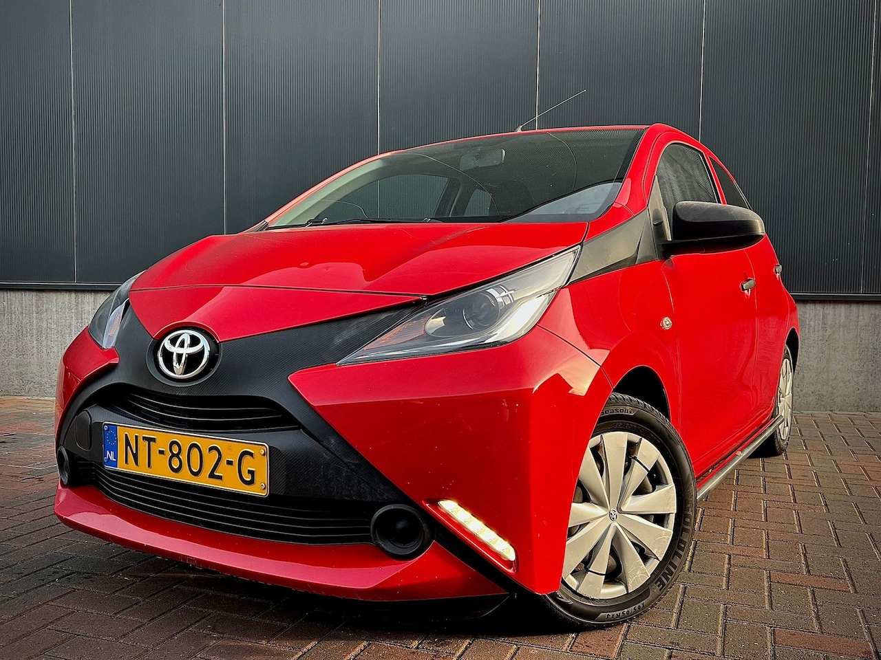 Toyota Aygo - 1.0 VVT-i x-fun * Led * Cruise * Airco * Bluetooth * Goed Onderhouden * - AutoWereld.nl