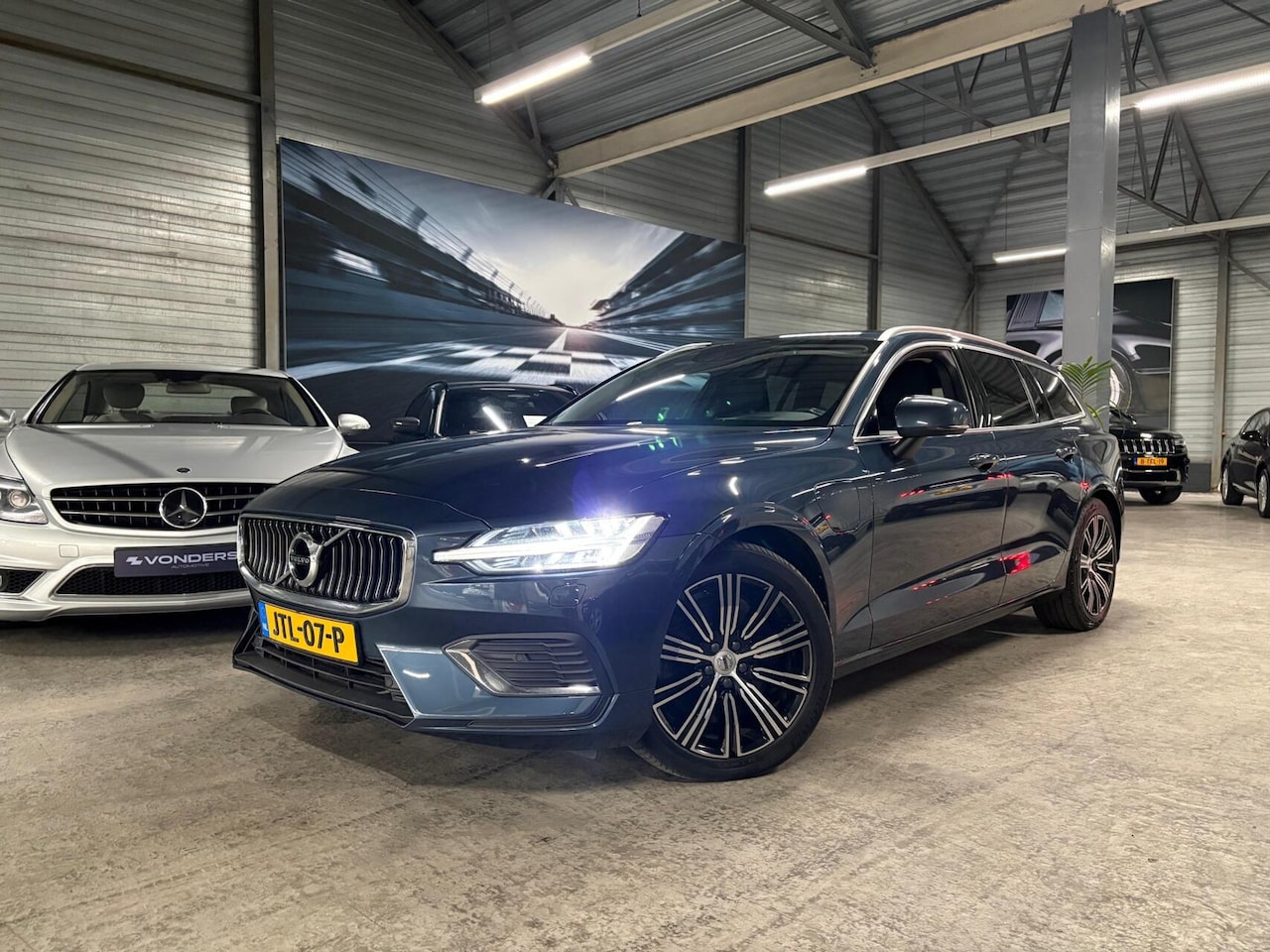 Volvo V60 - T6 PHEV AWD Inscription Expression - AutoWereld.nl