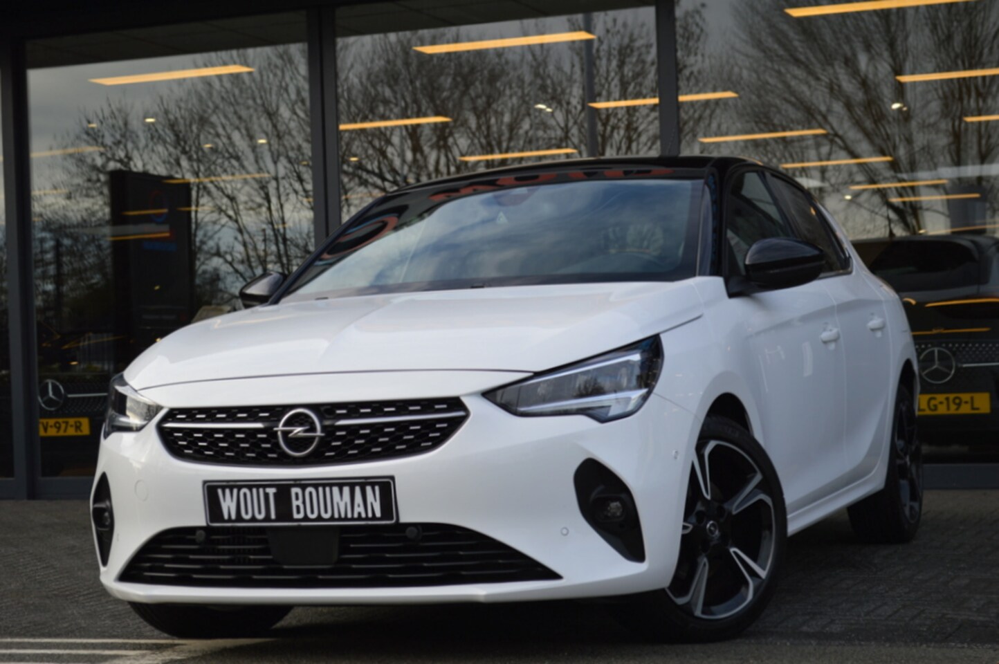 Opel Corsa - 1.2 Turbo 100 pk Elegance Led Panorama Camera CarPlay Pdc - AutoWereld.nl