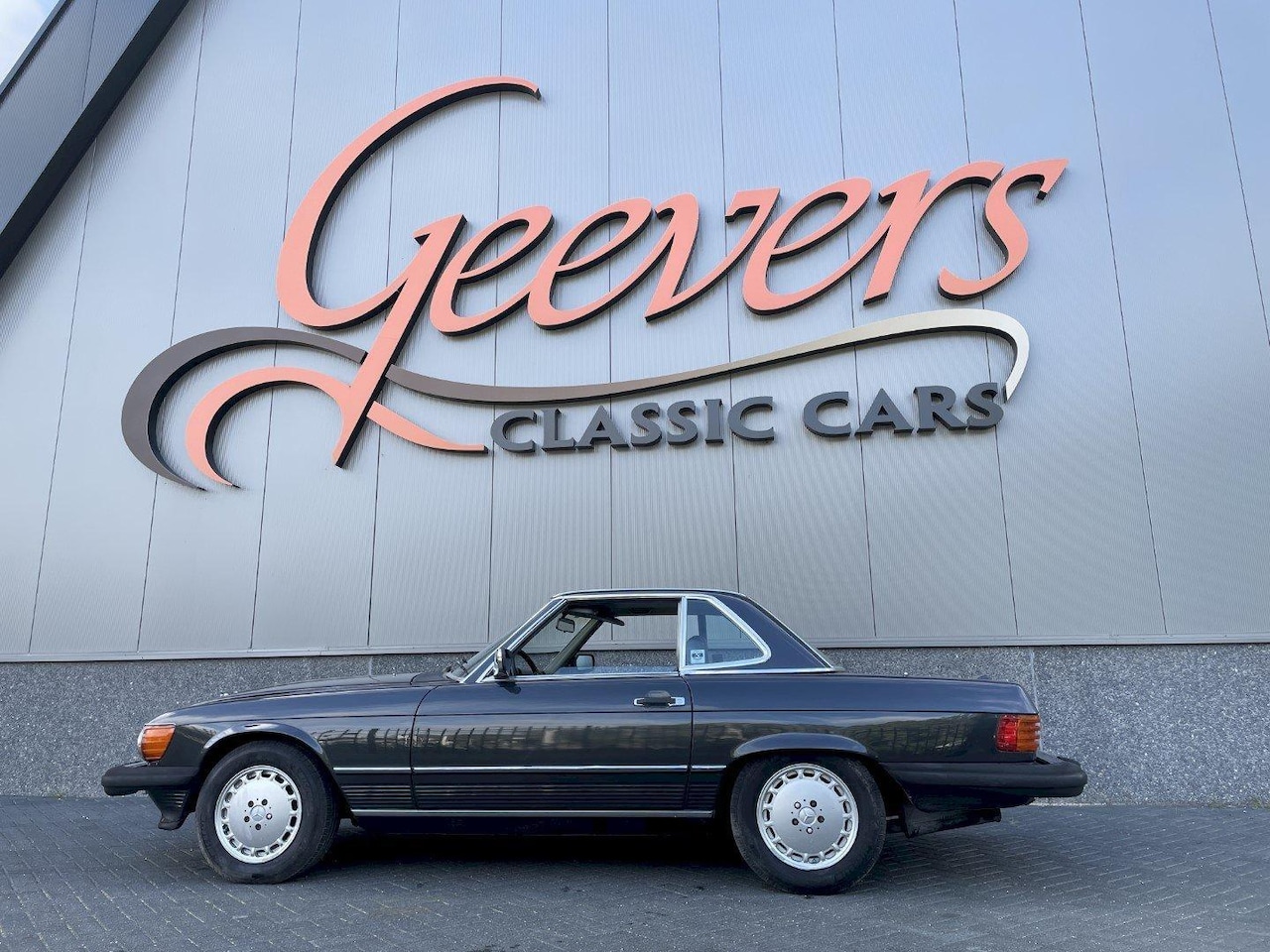 Mercedes-Benz SL-klasse Cabrio - W107 560 - AutoWereld.nl