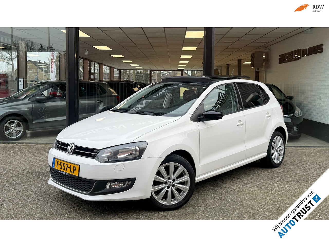 Volkswagen Polo - 1.2-12V 5drs PANORAMA SCHUIFDAK | CRUISE | PDC - AutoWereld.nl