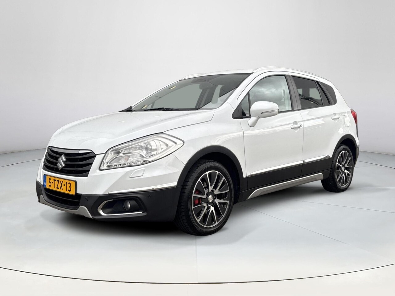 Suzuki SX4 S-Cross - 1.6 High Executive | GEEN AFLEVERKOSTEN | Trekhaak | Schuif /- kanteldak | Lederen bekledi - AutoWereld.nl
