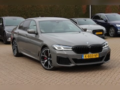 BMW 5-serie - 530e High Exe. M Sport / Camera / Head-up / Leder / 20'' / Harman Kardon / Navigatie / Dod
