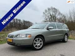 Volvo V70 - 2.4D Edition | Leder | Trekhaak | Clima | Stoelverwarming | 16" Velgen | PDC | Cruise | AP