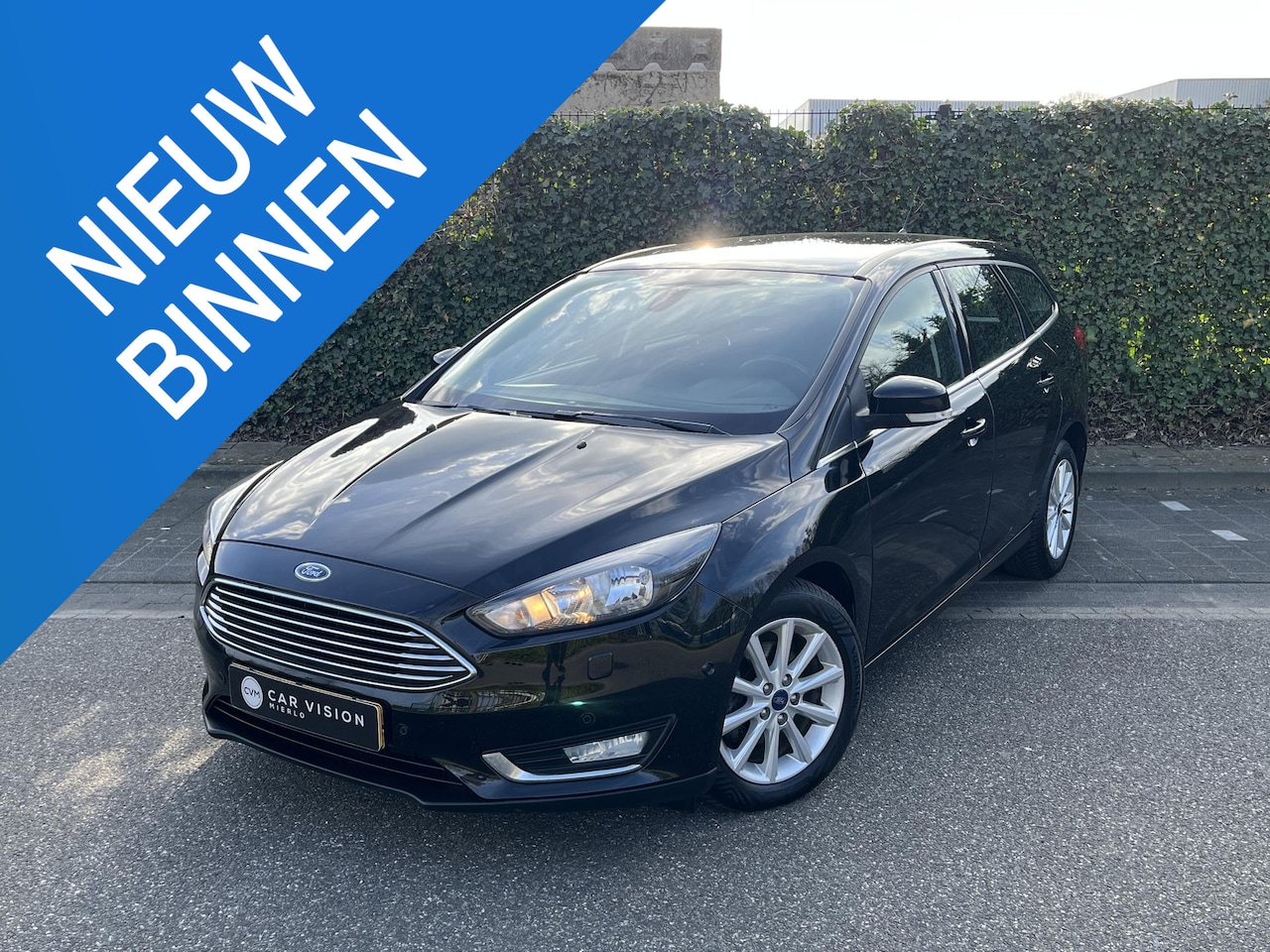 Ford Focus Wagon - 1.0 Titanium * Automaat * Carplay * Nieuwe Distributie * Garantie - AutoWereld.nl