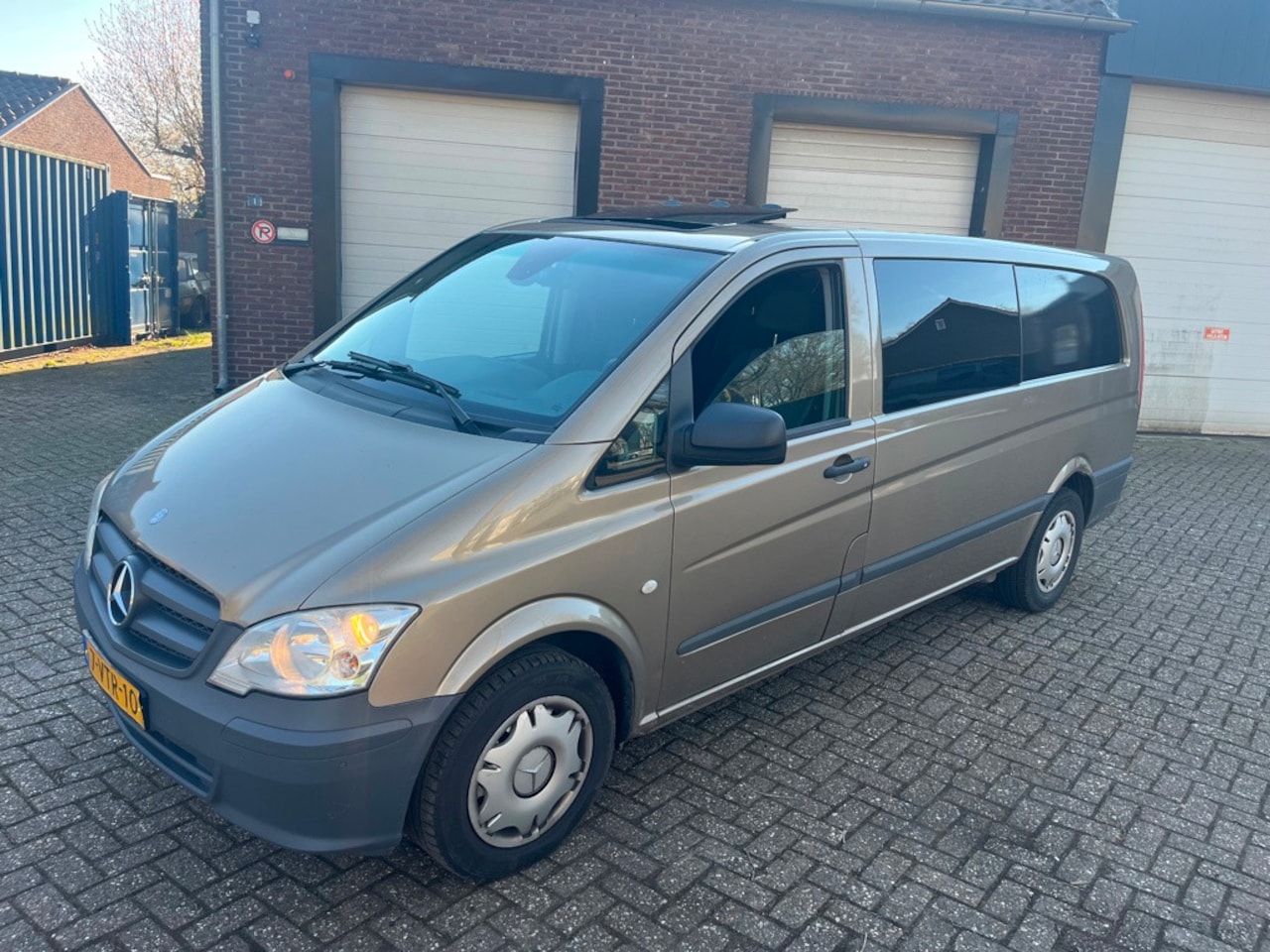 Mercedes-Benz Vito - 113 CDI 343 DC Comfort Lang Dub Cab AC / AUT - AutoWereld.nl