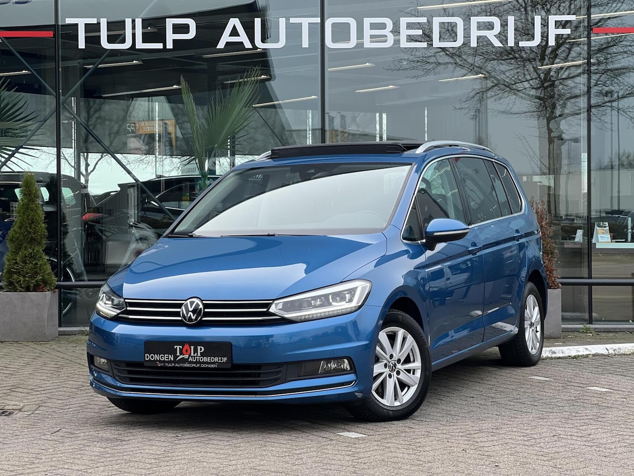 Volkswagen Touran - 1.5 TSI Highline 7p Automaat Dak Leder Luxe - AutoWereld.nl