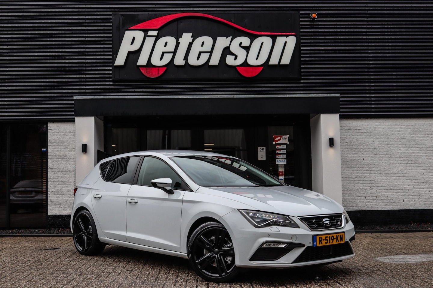 SEAT Leon ST - 1.8 TSI FR DEALER OH BTW FACELIFT ACC LED VOL - AutoWereld.nl