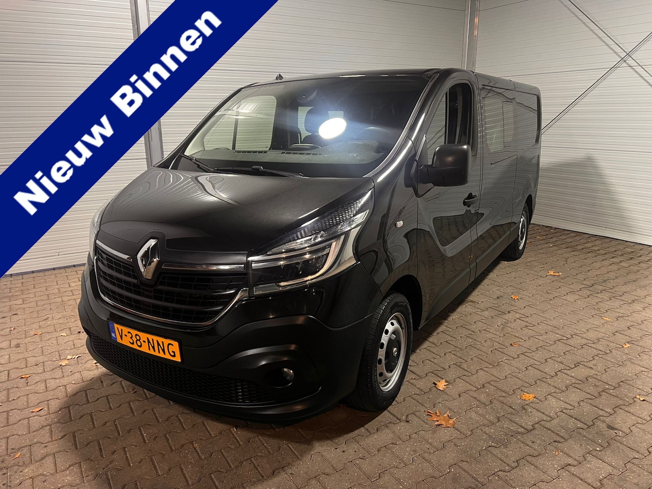 Renault Trafic - 2.0 dCi 120 T29 L2H1 DC Luxe 6 persoonsuitvoering VVB437 Prijs zoals getoond - AutoWereld.nl