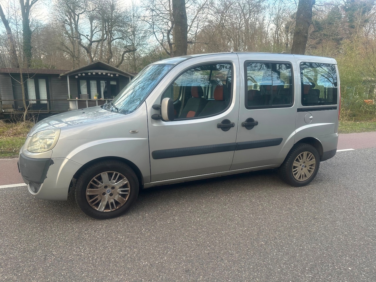 Fiat Doblò - 1.4 Family 7 PERSOONS AIRCO 2 SCUIFDEUREN - AutoWereld.nl