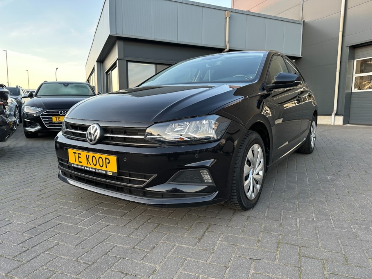 Volkswagen Polo - 1.0 MPi Trendline Navigatie Apple-CarPlay - AutoWereld.nl