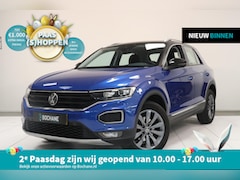 Volkswagen T-Roc - 1.5 TSI Style Business | Camera | Climate control | Trekhaak | Navigatie | Virtual cockpit