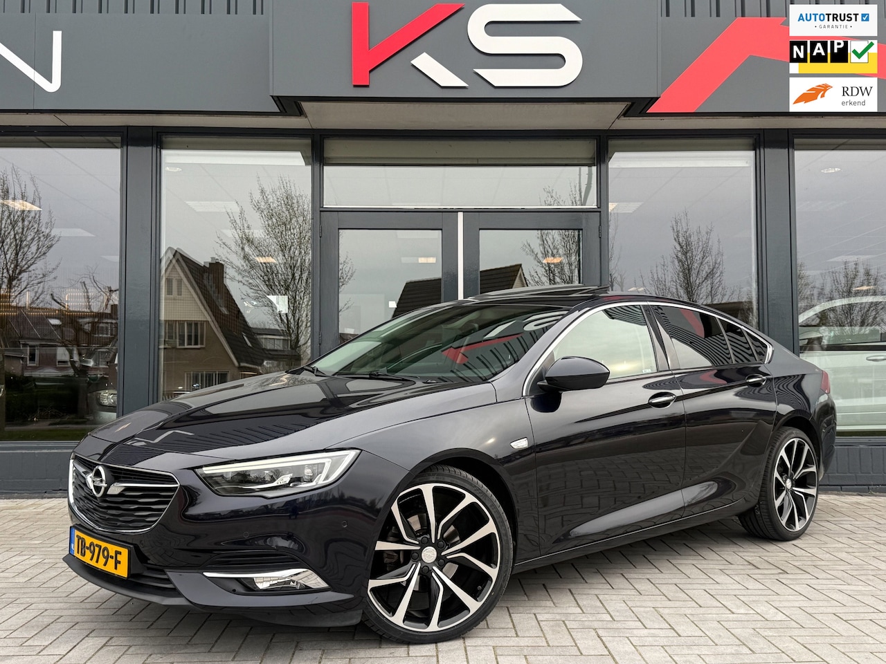Opel Insignia Grand Sport - 1.5 Turbo Innovation Automaat Hud 20inch OPC Leder Kanteldak - AutoWereld.nl