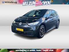 Volkswagen ID.3 - First 58 kWh / Stoelverwarming / Navigatie / 18'' LMV