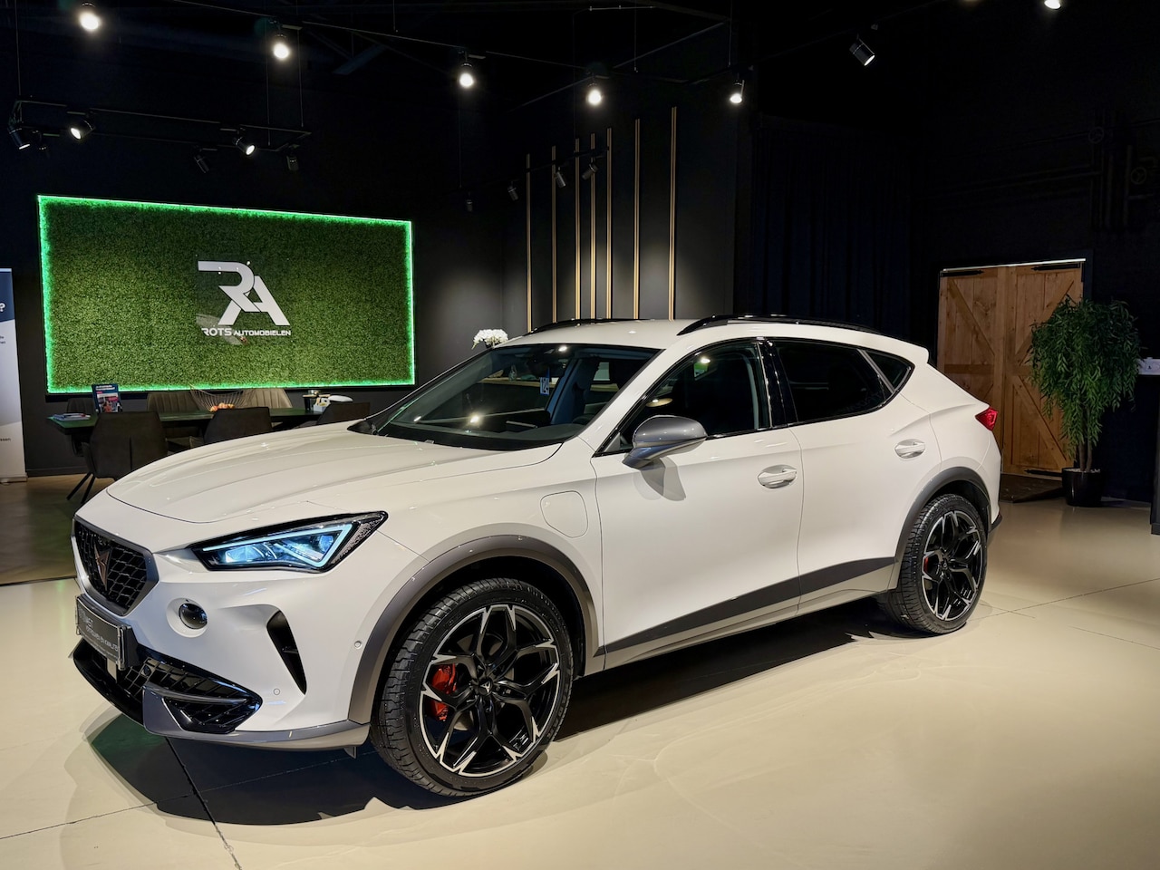 CUPRA Formentor - 1.4 e-Hybrid PLUG-IN 204PK M2023 Rijk Uitgerust! - AutoWereld.nl