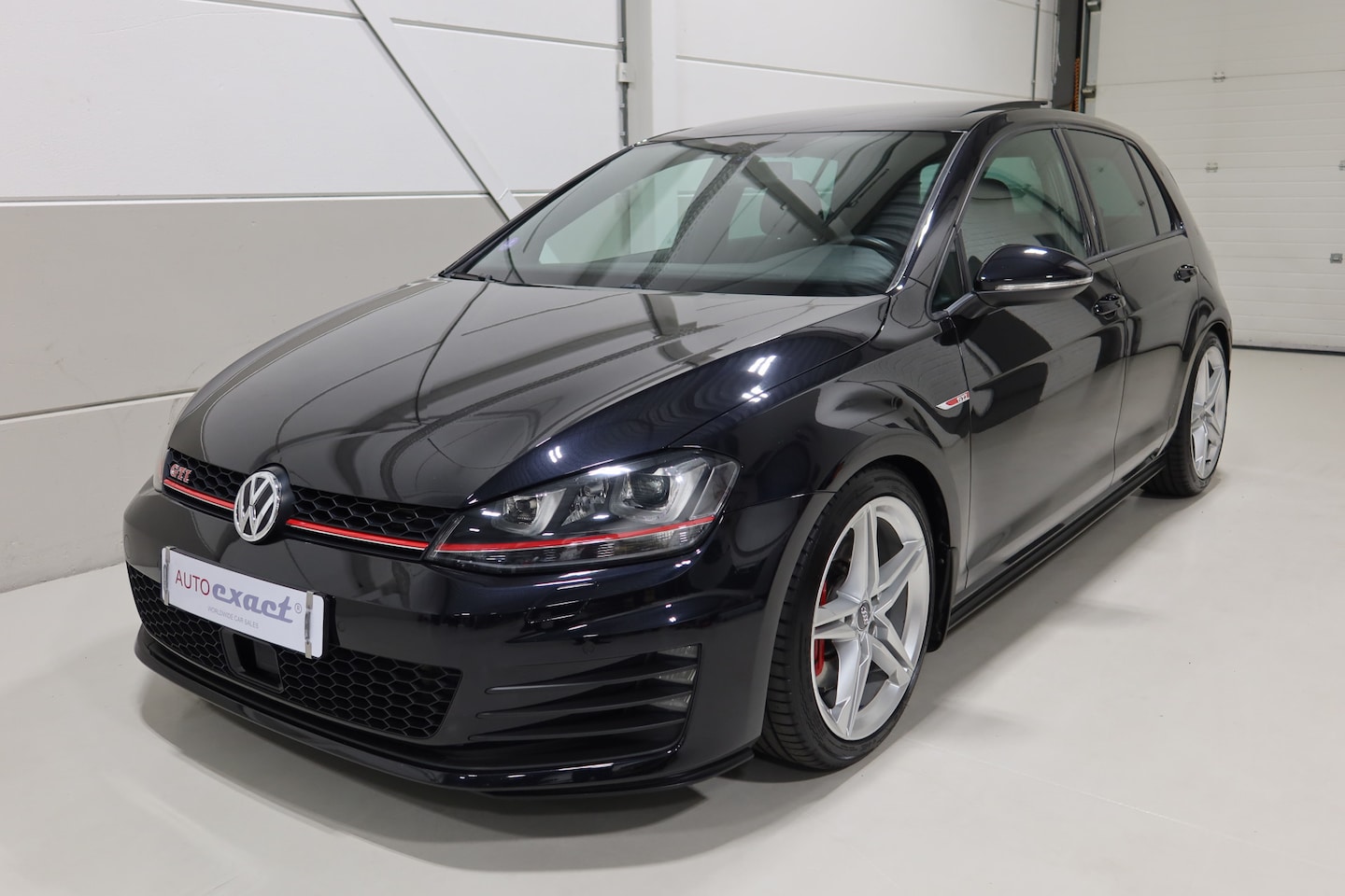 Volkswagen Golf - 2.0 TSI GTI Performance I org NL I Leder I Panoramadak I goed onderhouden - AutoWereld.nl