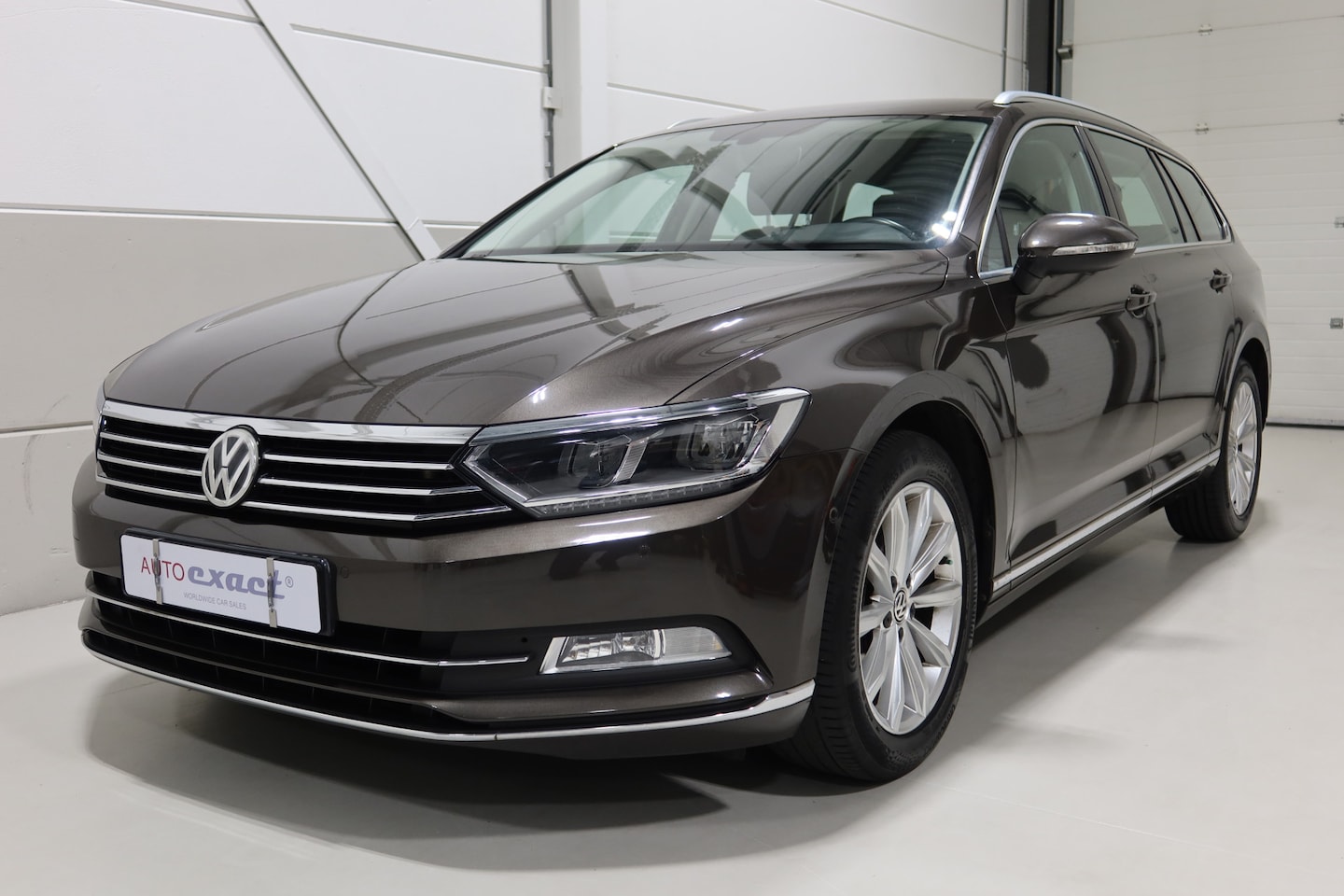 Volkswagen Passat Variant - 2.0 TDI Highline I merkdealer onderhouden I eerste eigenaar - AutoWereld.nl