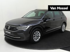 Volkswagen Tiguan - 1.4 TSI eHybrid Life Navigatie | Parkeercamera | LM velgen | Climat control |