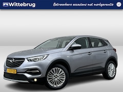 Opel Grandland X - 1.2 Turbo Innovation / Navigatie / App connect / Camera / Parkeersensoren V+A / Climate co
