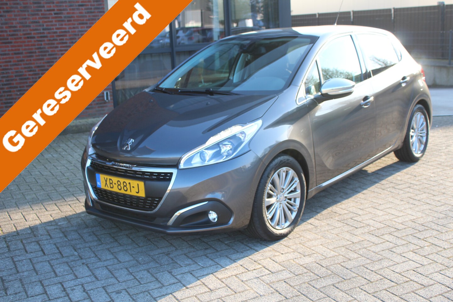 Peugeot 208 - 1.2 PureTech Allure Clima-Cruise-Navi-Camera-Carplay - AutoWereld.nl