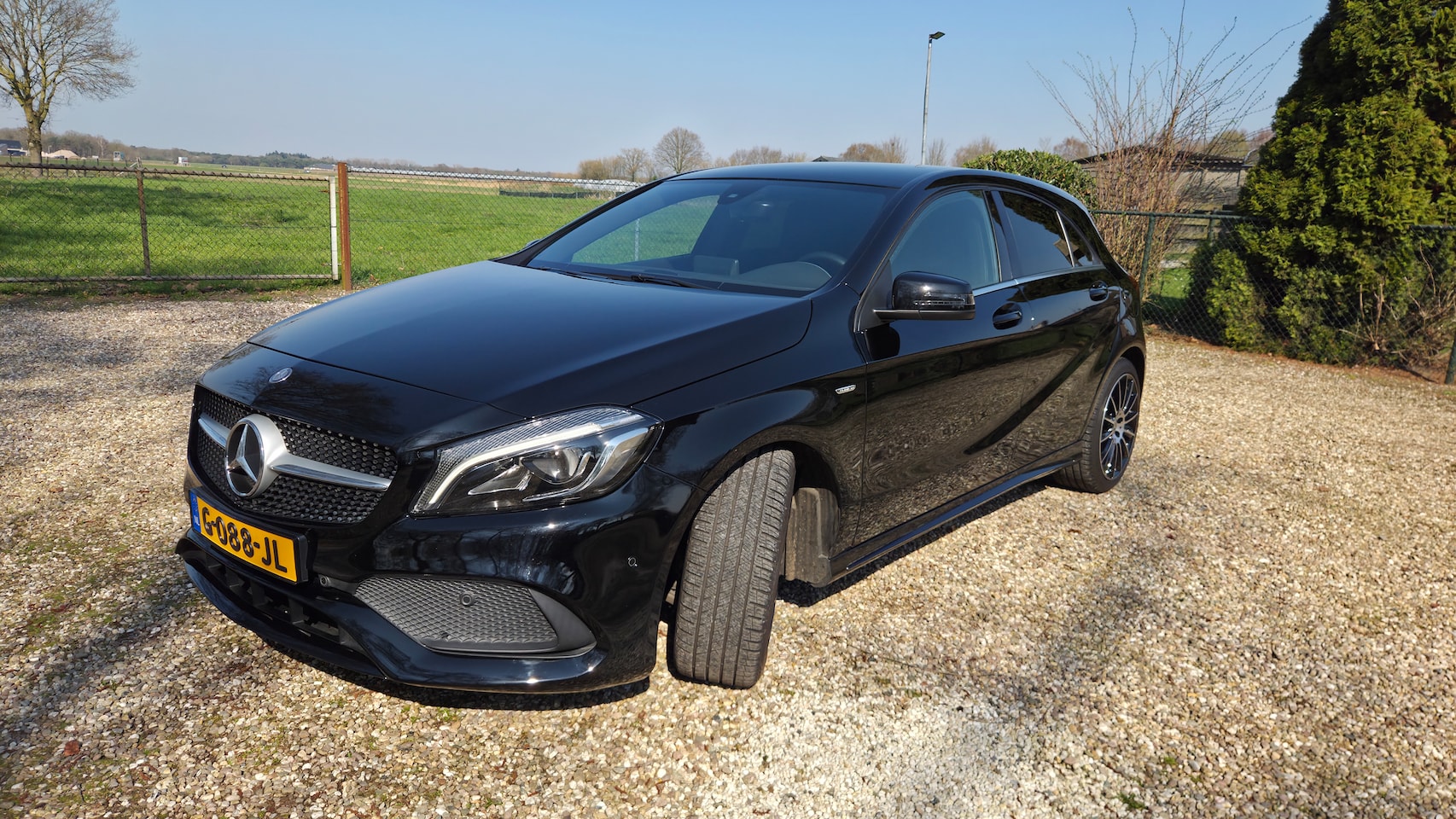 Mercedes-Benz A-klasse - 180 Business Solution AMG Upgrade Edition H+K Audio, LED, Leder, Android auto (BTW AUTO) - AutoWereld.nl