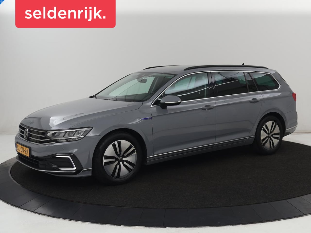 Volkswagen Passat - 1.4 TSI PHEV GTE Business | Adaptive Cruise | Stoelverwarming | Trekhaak | Carplay | Massa - AutoWereld.nl