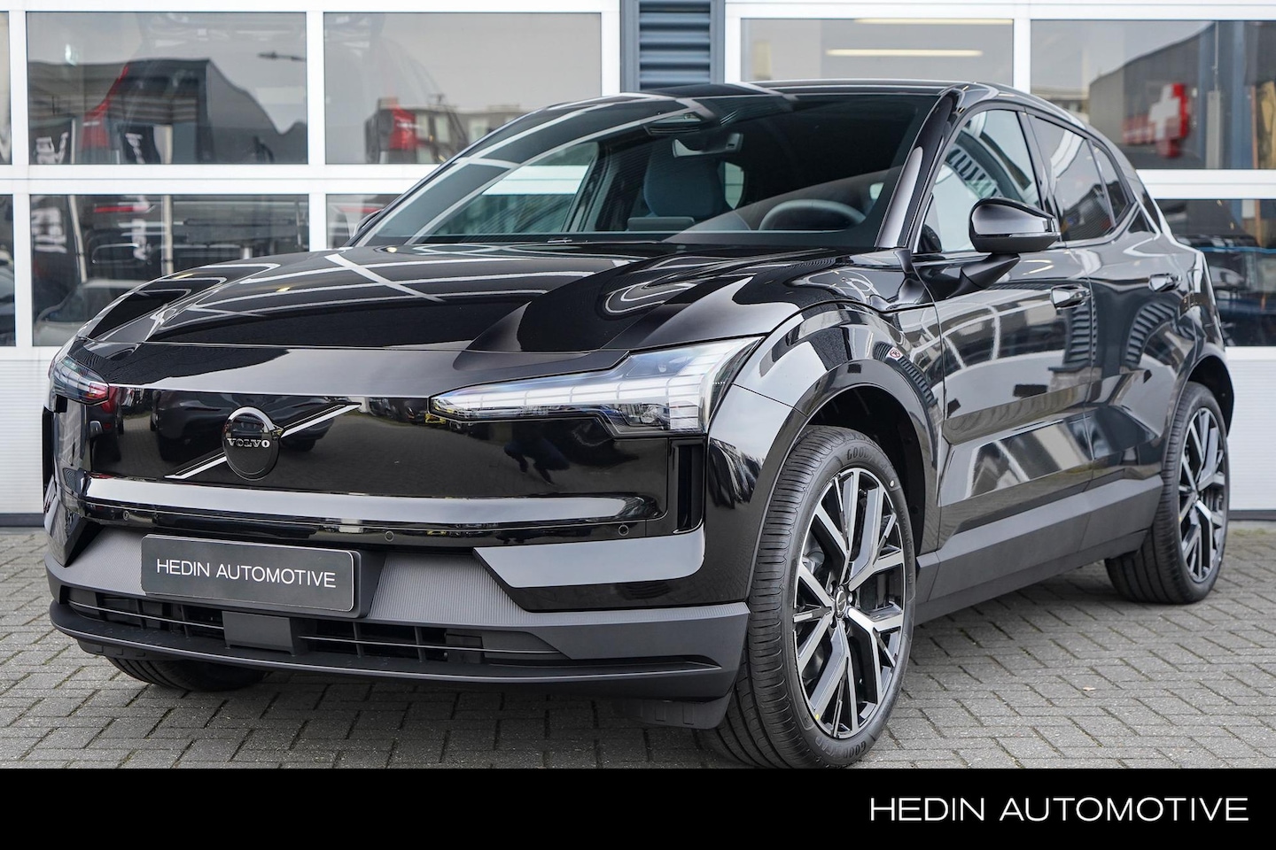 Volvo EX30 - Single Motor Ext Range Plus Black Ed Europa 69 kWh Single Motor Ext Range Plus Black Ed Europa 69 kWh - AutoWereld.nl