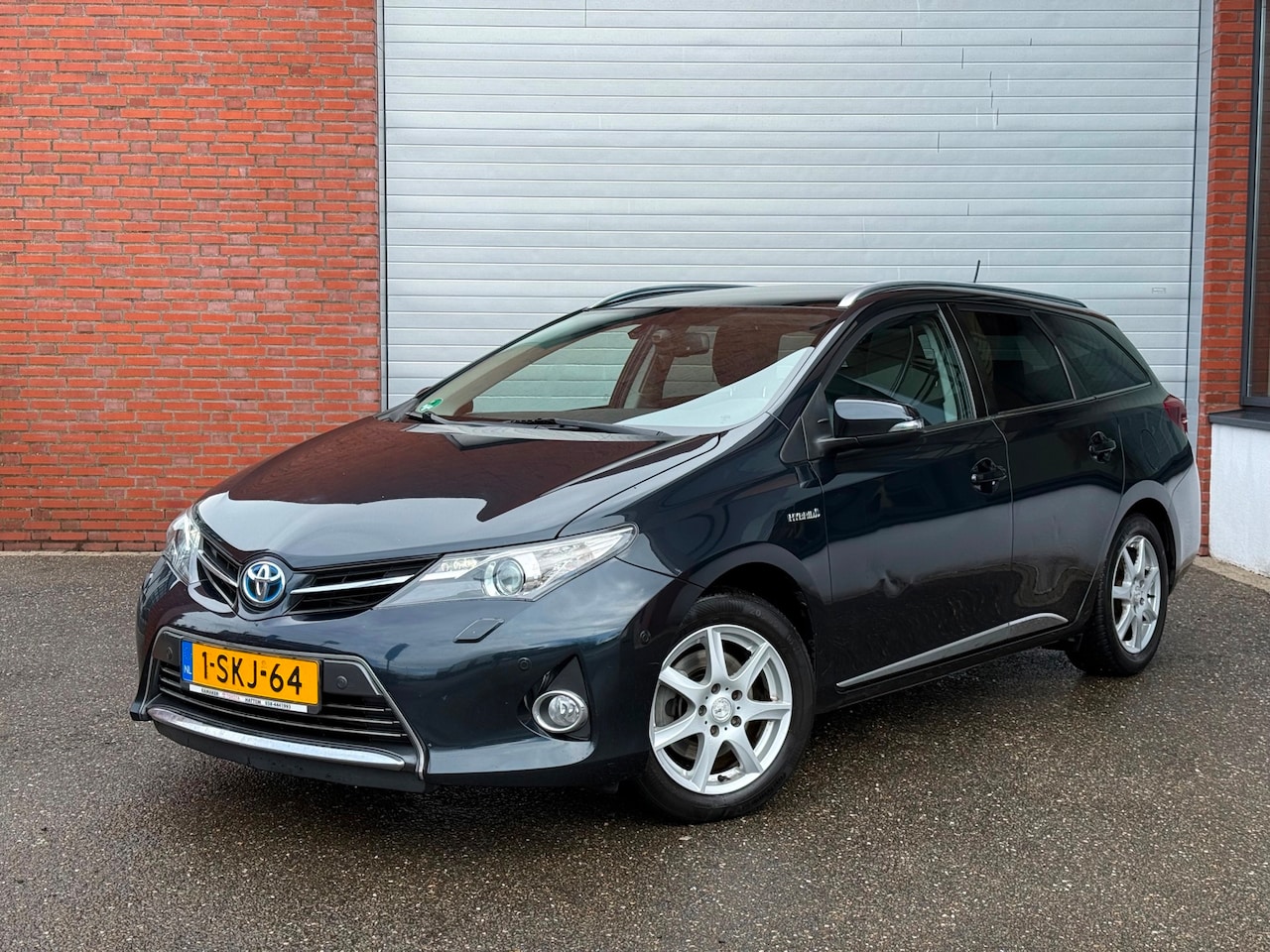 Toyota Auris Touring Sports - 1.8 Hybrid Lease Pro| PANO| FULL OPTION - AutoWereld.nl