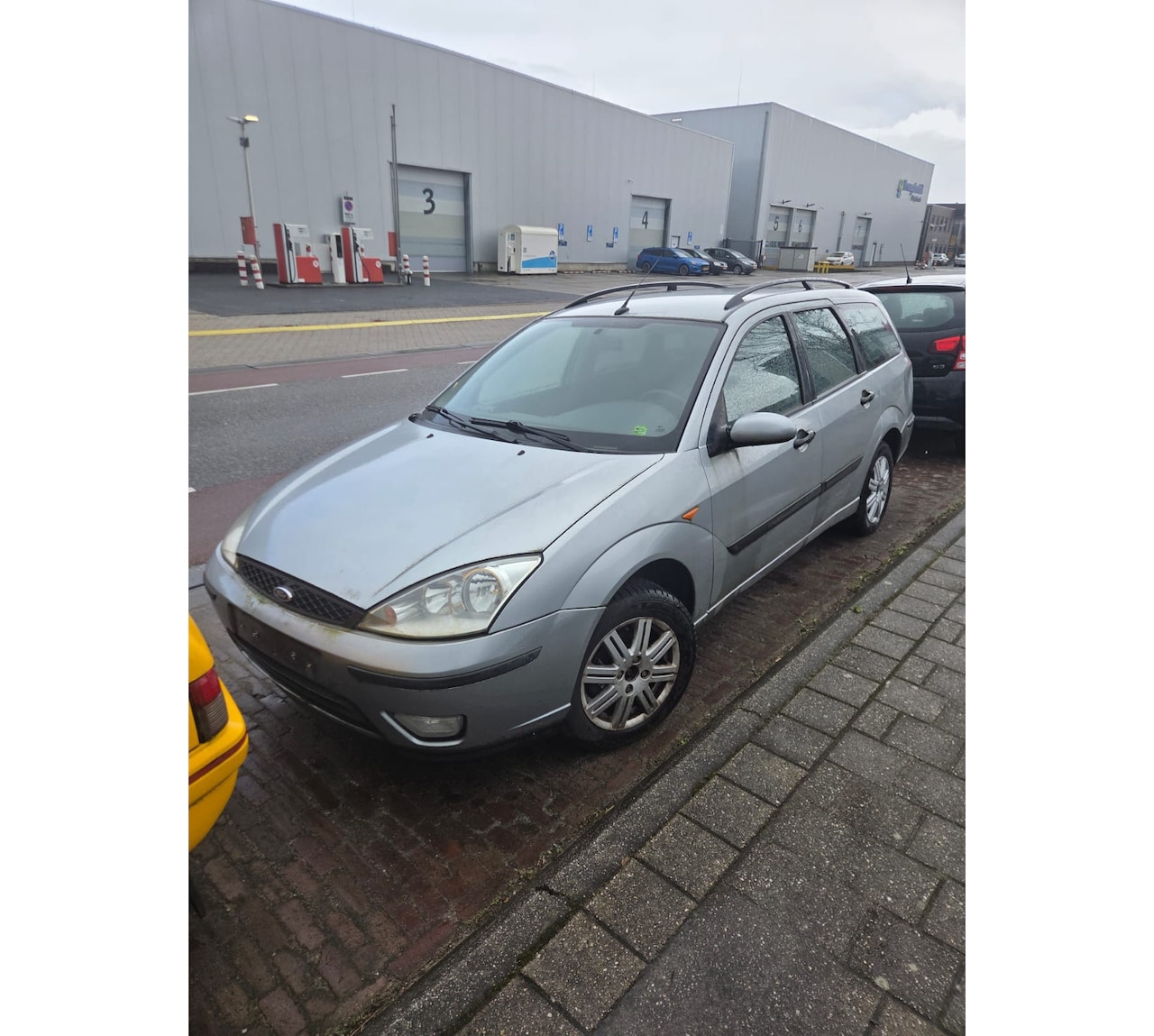 Ford Focus Wagon - 1.6 -16V Trend Automaat | Lees tekst - AutoWereld.nl