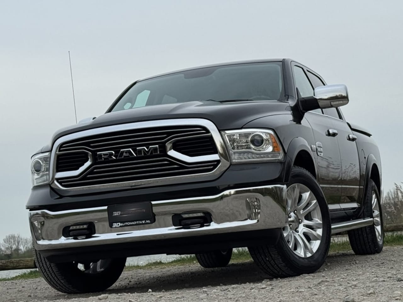 Dodge Ram 1500 - LONGHORN 5.7L V8, 1E EIG, EXTREEM LAGE BIJTELLING - AutoWereld.nl