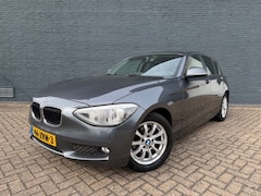 BMW 1-serie - 116i Upgrade Edition AUTOMAAT -LEDER-NAVI-STOELVERWARMING