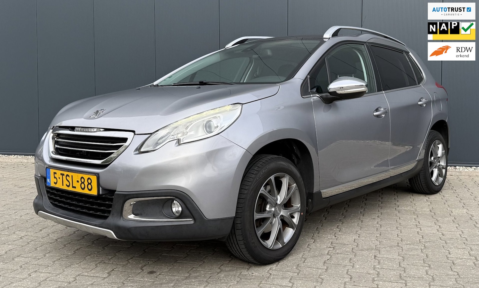 Peugeot 2008 - 1.6 VTi Allure Airco Cruise Pano Navi Trekhaak - AutoWereld.nl