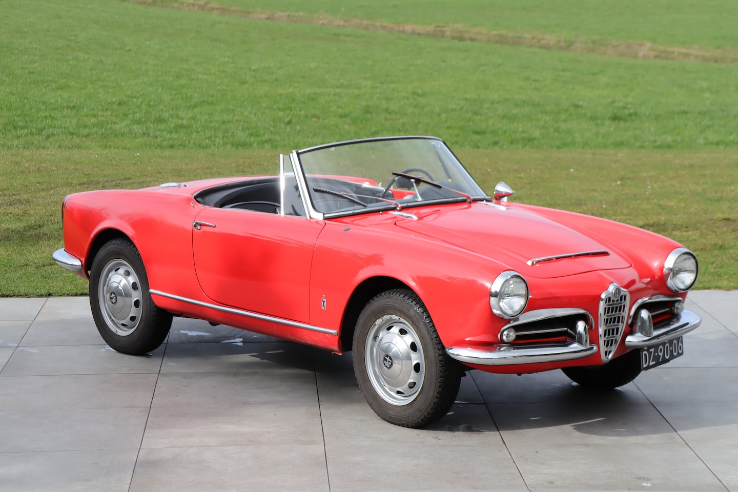 Alfa Romeo Giulia - Spider 1600 Veloce - Highly Original Condition - AutoWereld.nl