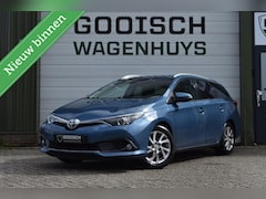 Toyota Auris - 1.8 Hybrid Dynamic | Trekhaak | Camera | Navigatie |