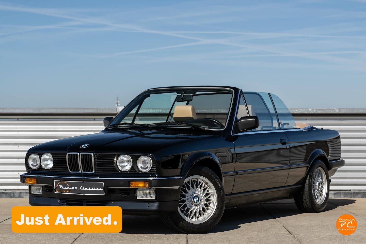 BMW 3-serie Cabrio - 325i E30 | 31.000KM | Swiss-delivered | First paint | Full documentation - AutoWereld.nl